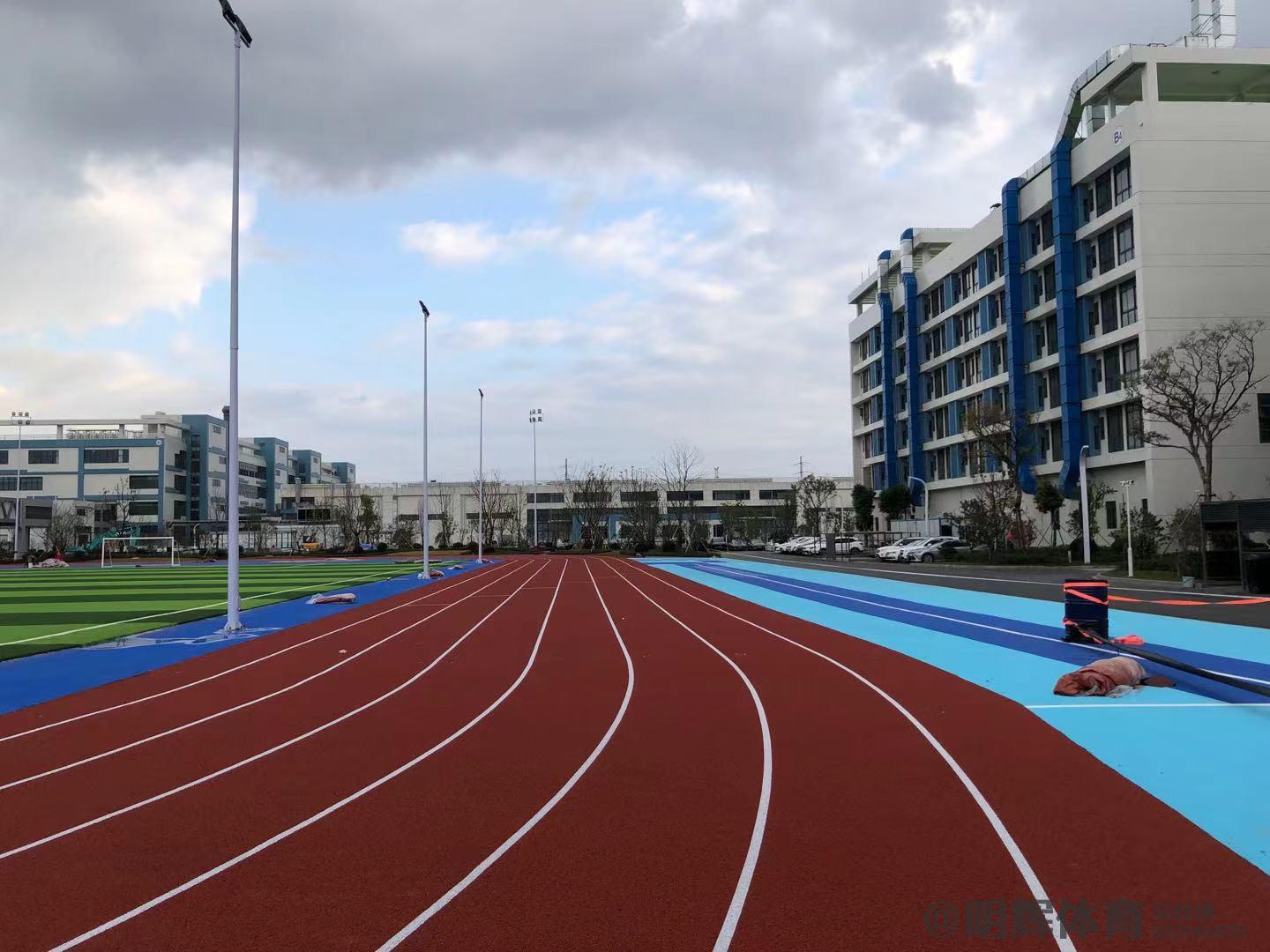 悬浮拼装地板透气型塑胶跑道的价格是多少