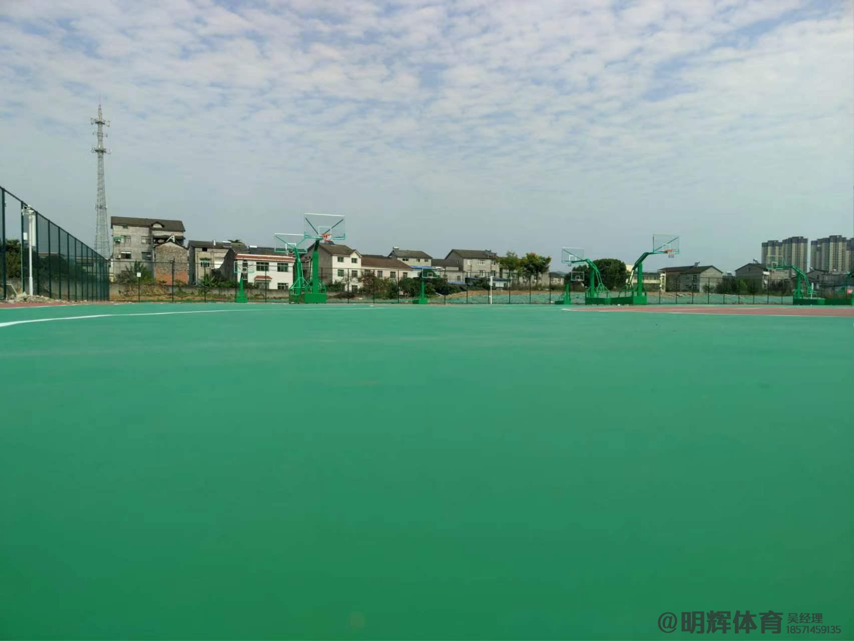 悬浮拼装地板硬地丙烯酸球场的优缺点